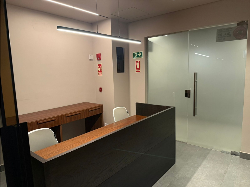 Oficina Privada en Santa Maria Village Center | Única Disponible