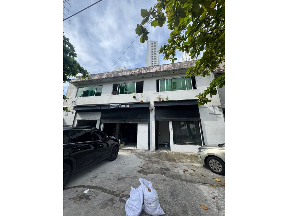 Local comercial en Parque Lefevre - 1
