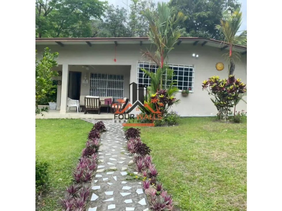 Beautiful Farm for Sale in El Valle de Antón - 1
