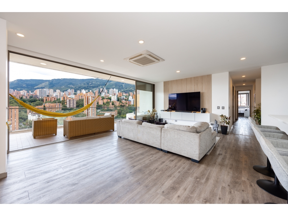 Exclusivo Penthouse de 250 m² con Vistas Despejadas | La Frontera
