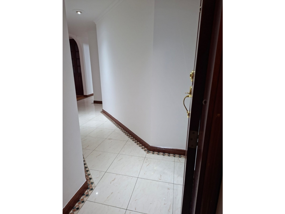 SE ARRIENDA APARTAMENTO EN BOGOTA EN EL BARRIO CONTADOR, CEDRITOS.