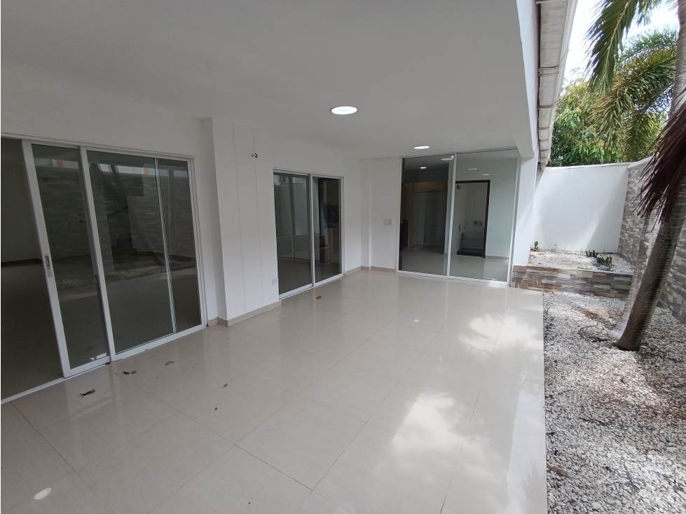 CASA EN ARRIENDO EN LA CASTELLANA