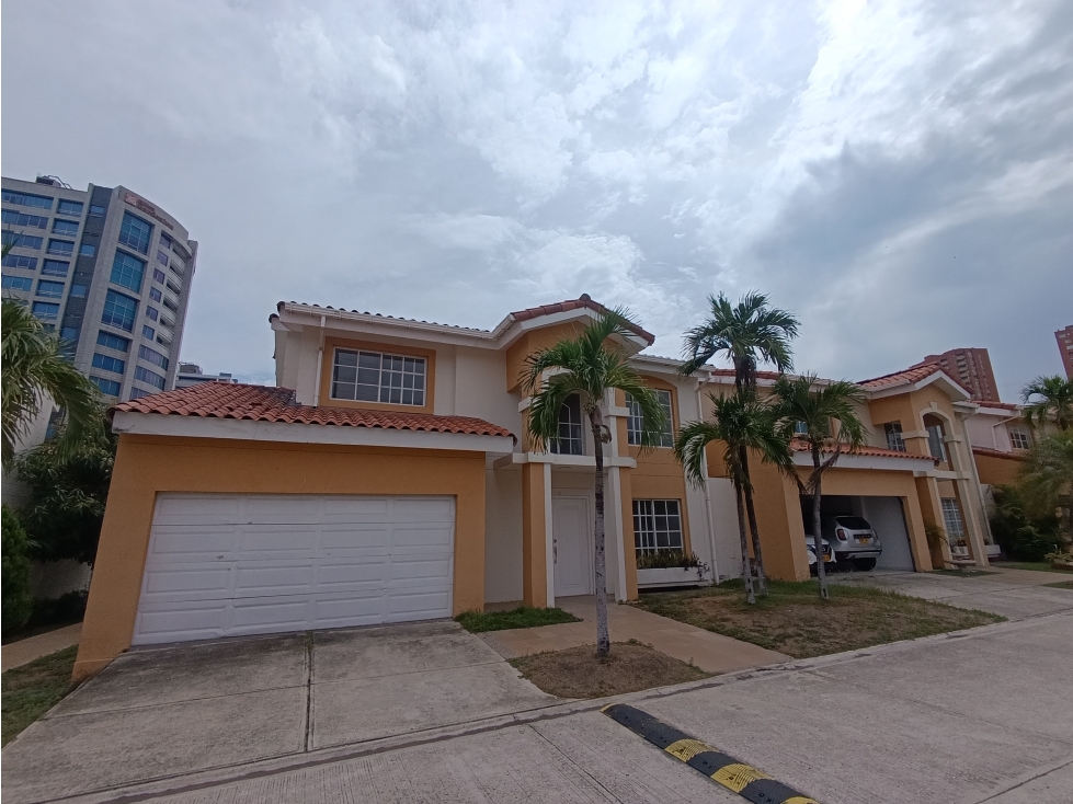CASA EN ARRIENDO EN LA CASTELLANA — foto 2
