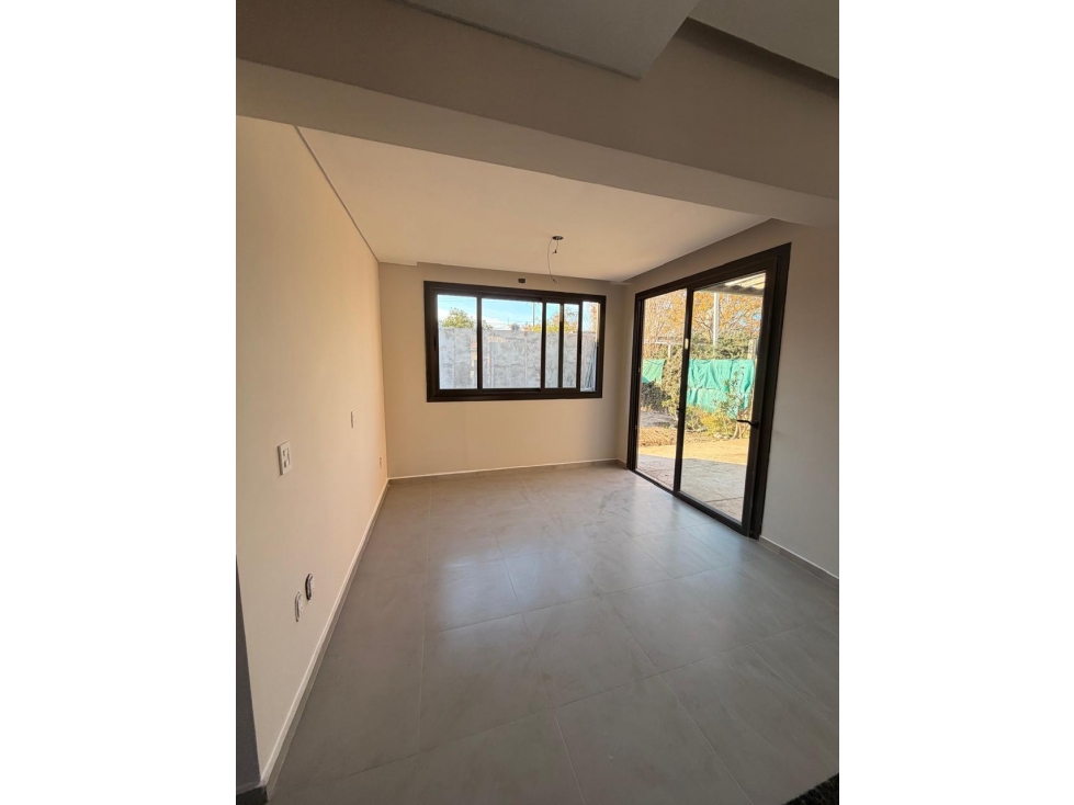 CASA EN VENTA RIVADAVIA- BARRIO CERRADO