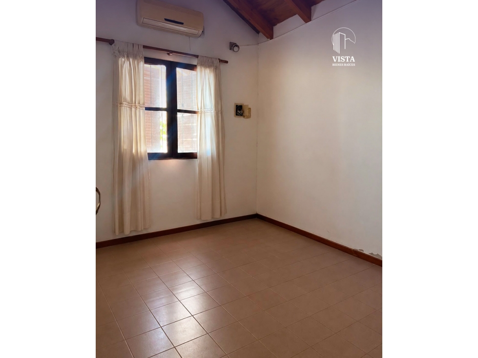 CASA EN VENTA B° NATANIA XV - RIVADAVIA - 4