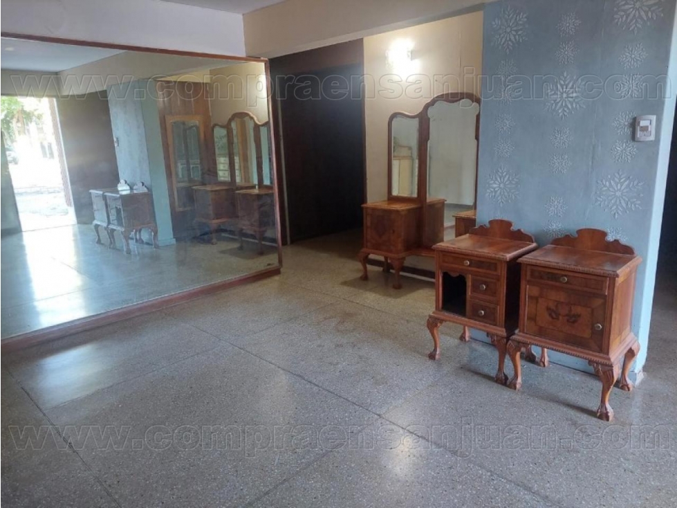 CASA EN VENTA SOBRE AV. HIPOLITO YRIGOYEN - SANTA LUCIA - 2