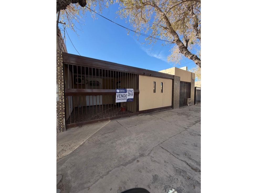 CASA EN VENTA BARRIO DEL CARMEN - 2