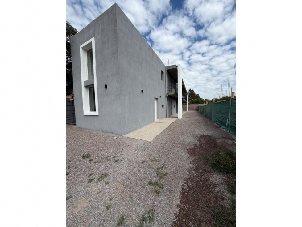 DEPARTAMENTO EN VENTA EN SANTA LUCIA - 2
