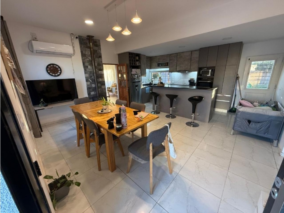 CASA EN VENTA O PERMUTA EN B° PRIVADO SAN CRISTOBAL II - SANTA LUCIA - 5