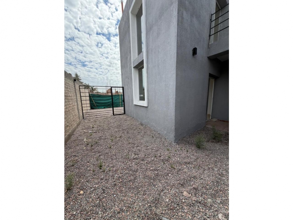 DEPARTAMENTO EN VENTA EN SANTA LUCIA - 3