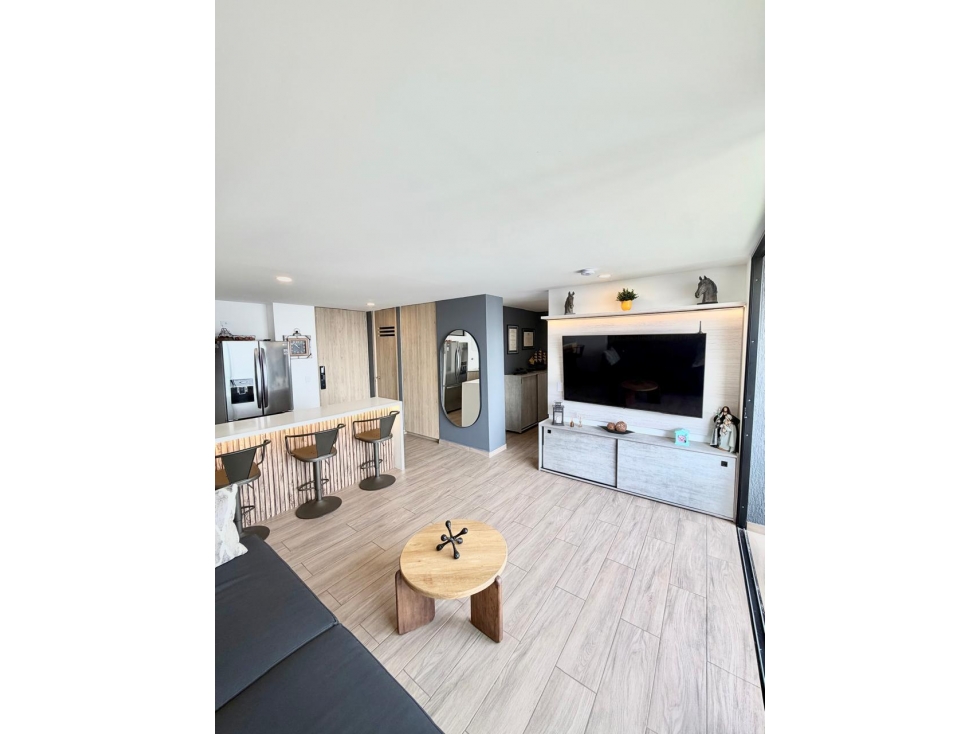 MODERNO Y CALIDO APARTAMENTO EN LA LOMA DE LAS BRUJAS — foto 4