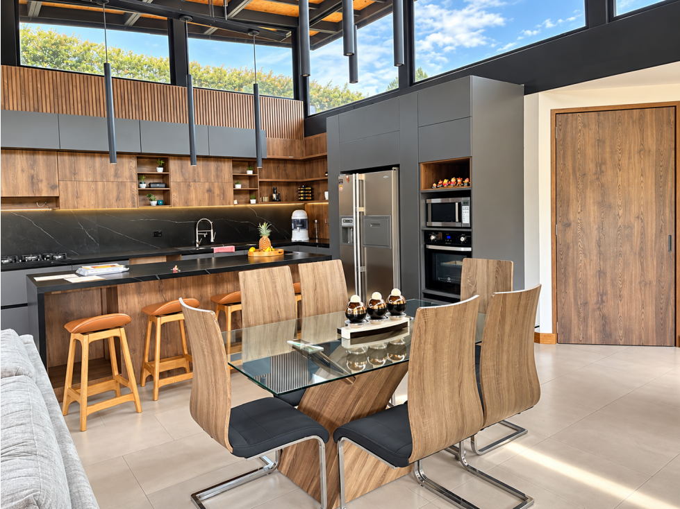 CASA MODERNA, CALIDA Y ACOGEDORA EN EL CARMEN DE VIBORAL - 2