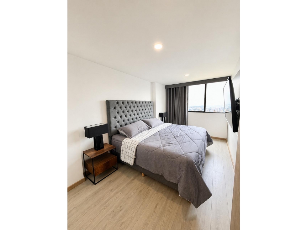 MODERNO Y CALIDO APARTAMENTO EN LA LOMA DE LAS BRUJAS — foto 6