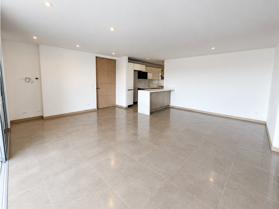 HERMOSO APARTAMENTO EN LOMA DE BRUJAS ENVIGADO — foto 2