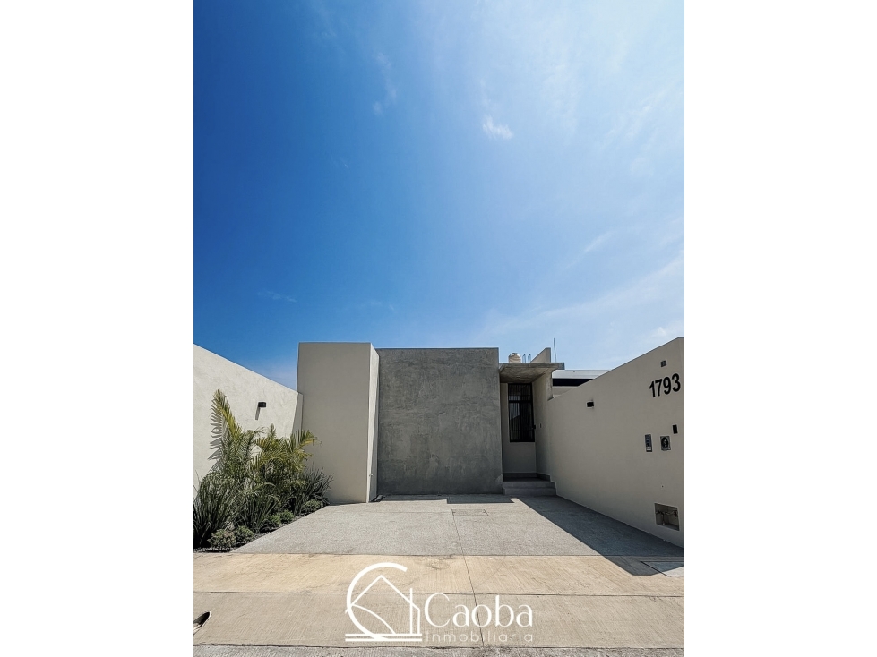 HERMOSA CASA CON DISEÑO EXCLUSIVO DE ARQUITECTURA - 2