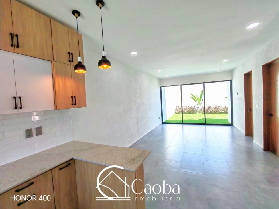 CASA RESIDENCIAL FRENTE A JARDIN — foto 2
