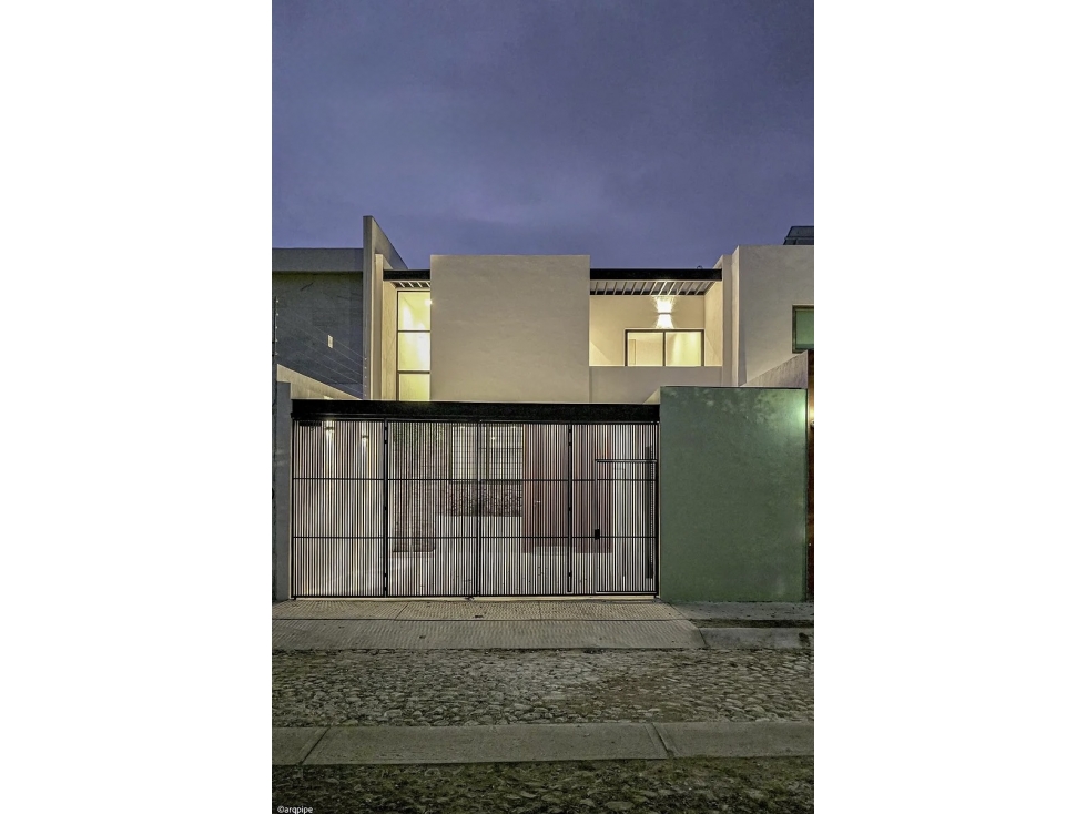 HERMOSA CASA RESIDENCIAL CON ESTILO ÚNICO — foto 2