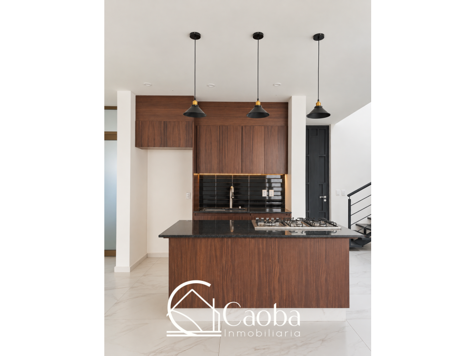 HERMOSA CASA CON EL DISEÑO UNIFORME — foto 2