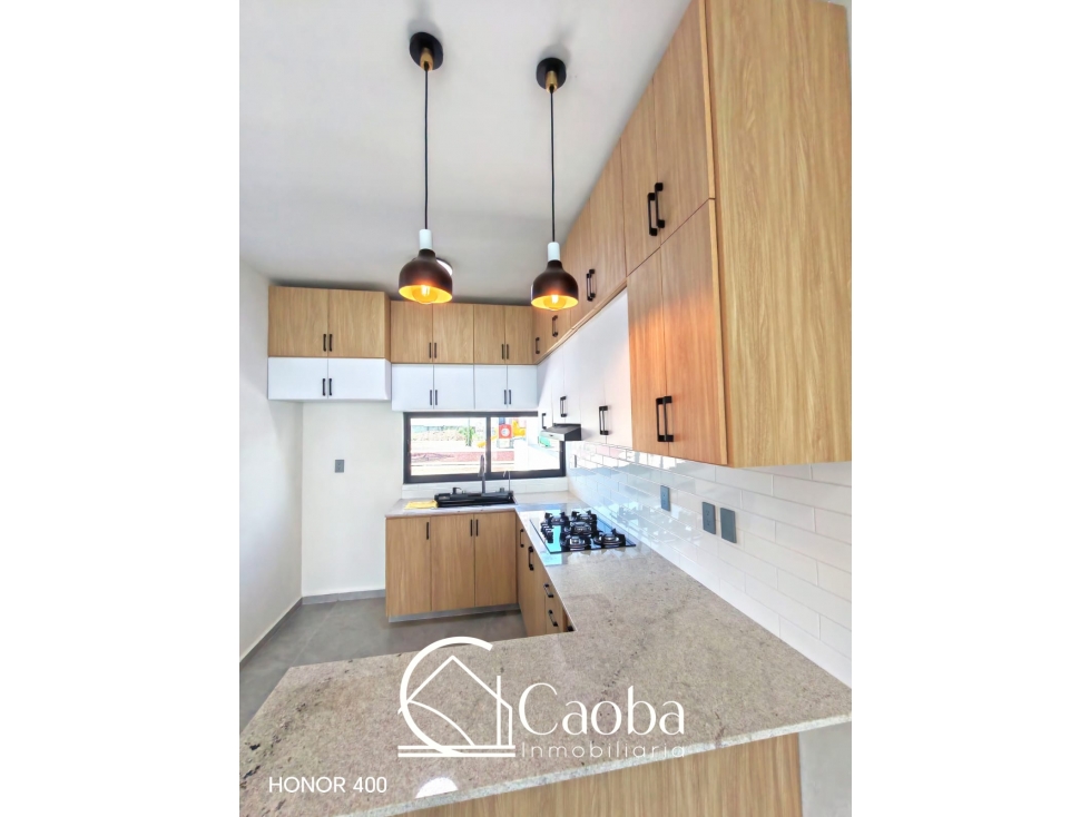 CASA RESIDENCIAL FRENTE A JARDIN — foto 3