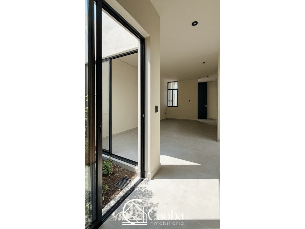HERMOSA CASA CON DISEÑO EXCLUSIVO DE ARQUITECTURA - 4