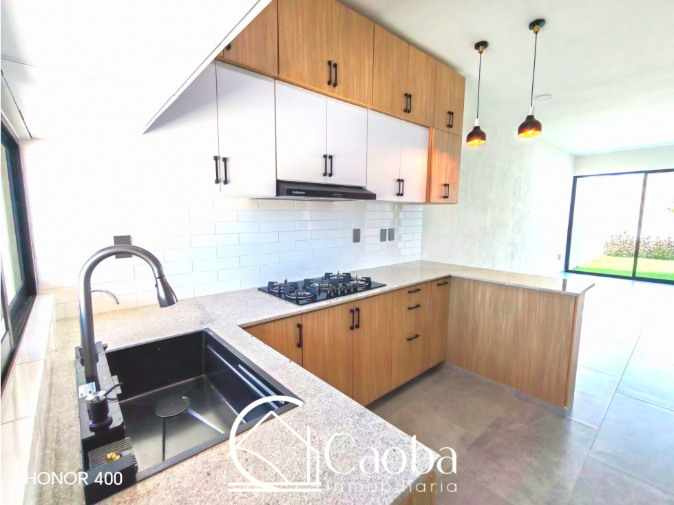 CASA RESIDENCIAL FRENTE A JARDIN — foto 4