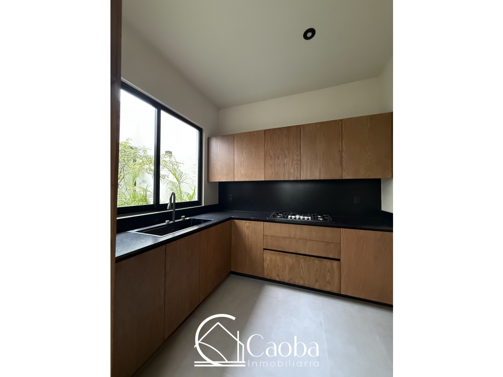 HERMOSA CASA CON DISEÑO EXCLUSIVO DE ARQUITECTURA - 6
