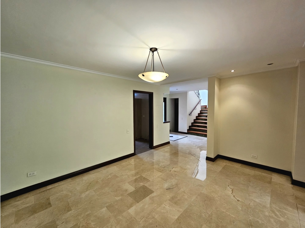 Casa en venta en El Poblado, Medellín — foto 4