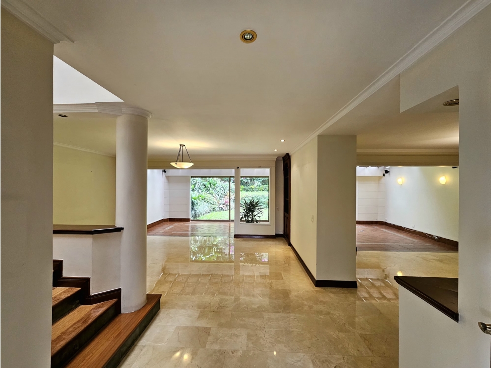 Casa en venta en El Poblado, Medellín — foto 3