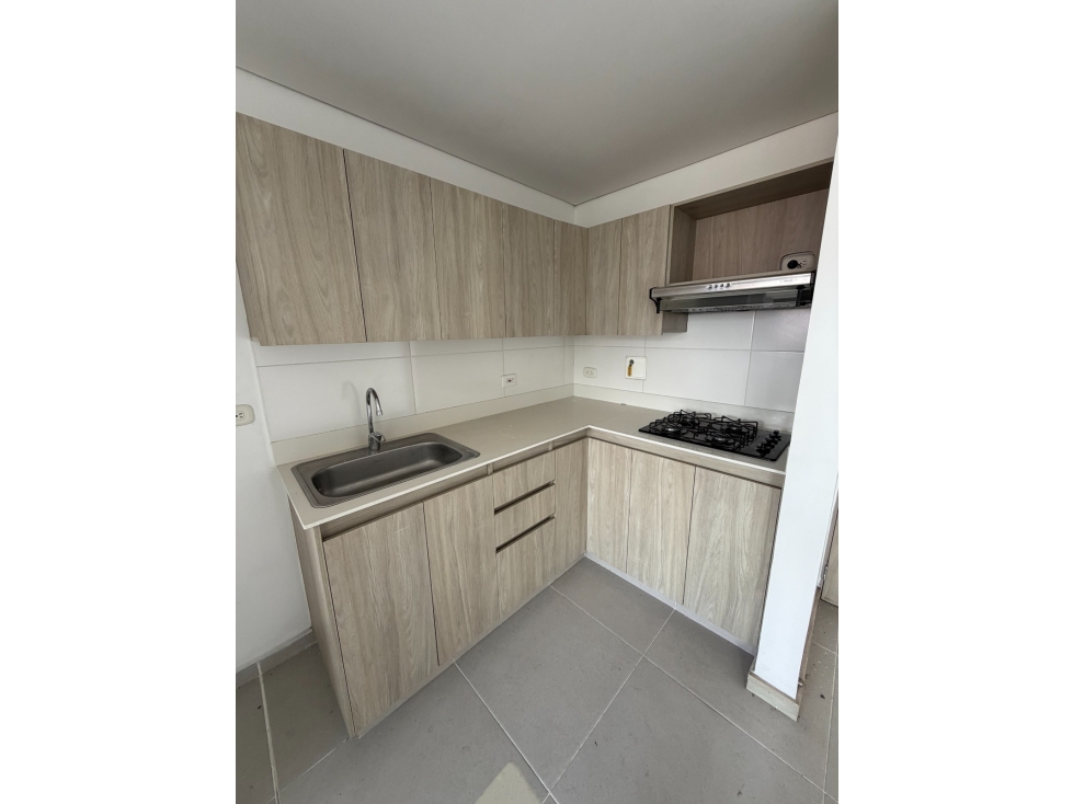 SE VENDE APARTAMENTO EN SABANETA, sector ALCAZARES