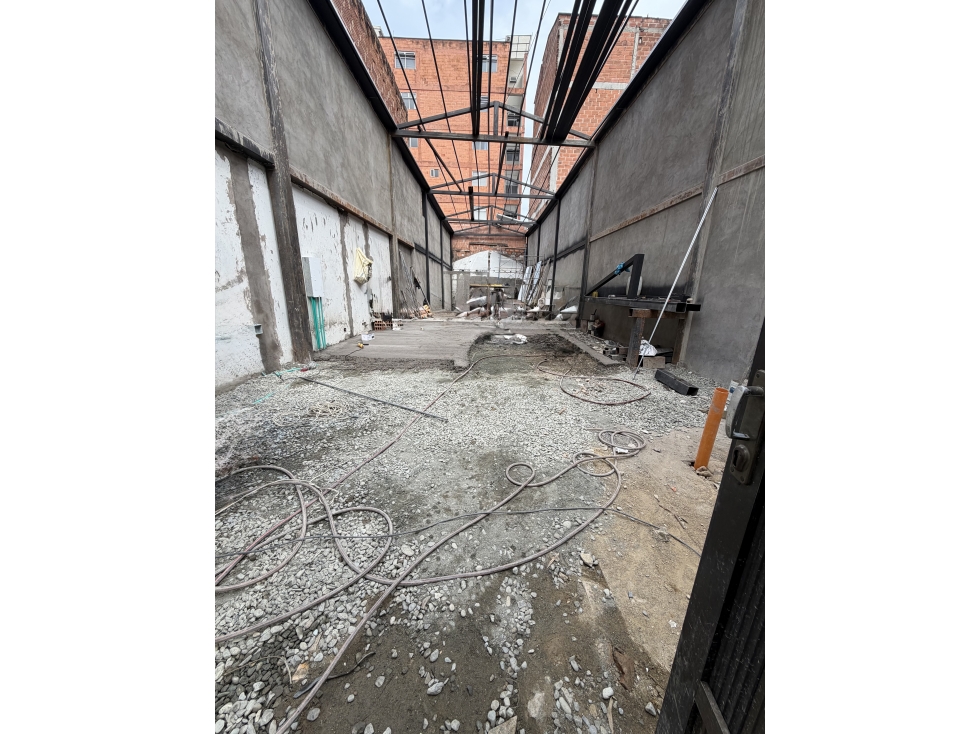 SE ARRIENDA BODEGA EN ENVIGADO SECTOR BARRIO MESA