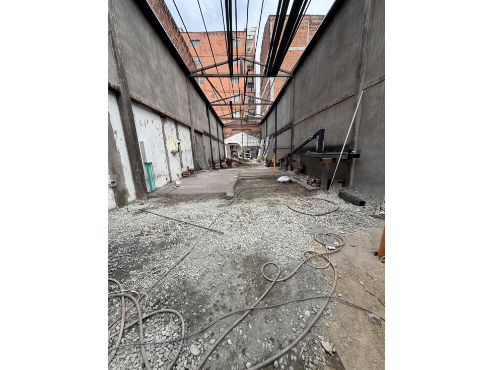 SE ARRIENDA BODEGA EN ENVIGADO SECTOR BARRIO MESA — foto 2