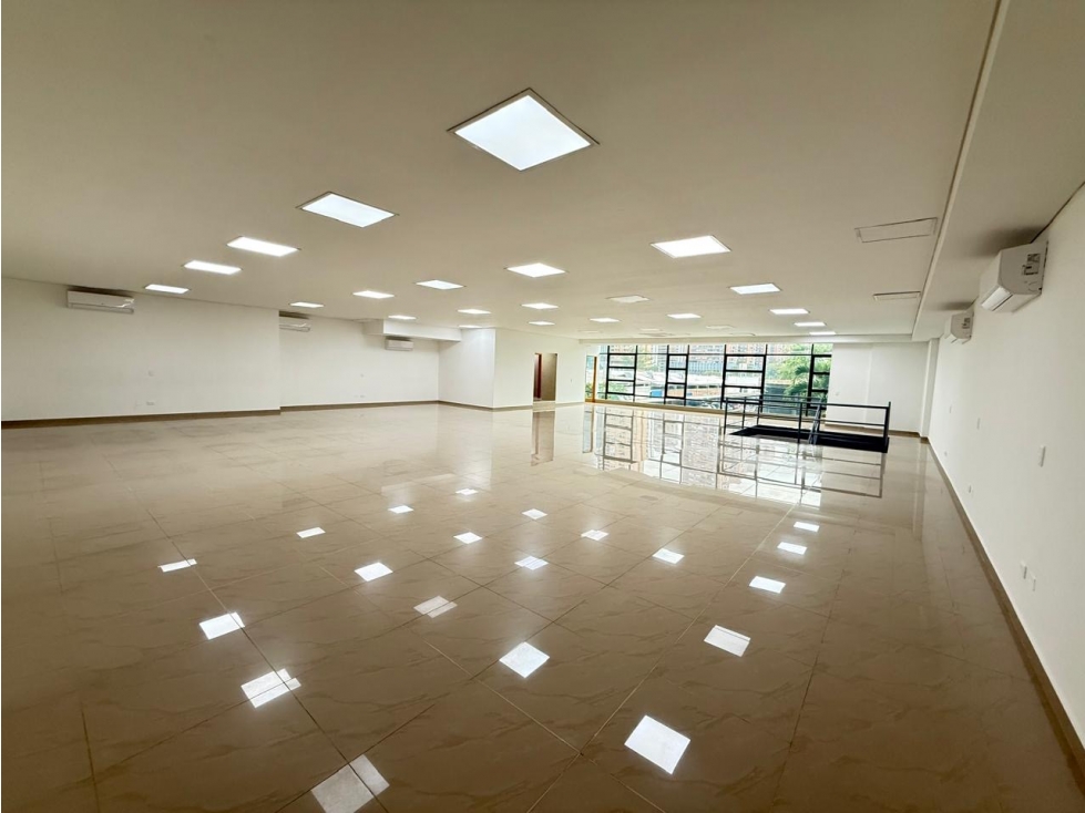 SE ARRIENDA OFICINA EN MEDELLIN, sector POBLADO — foto 2