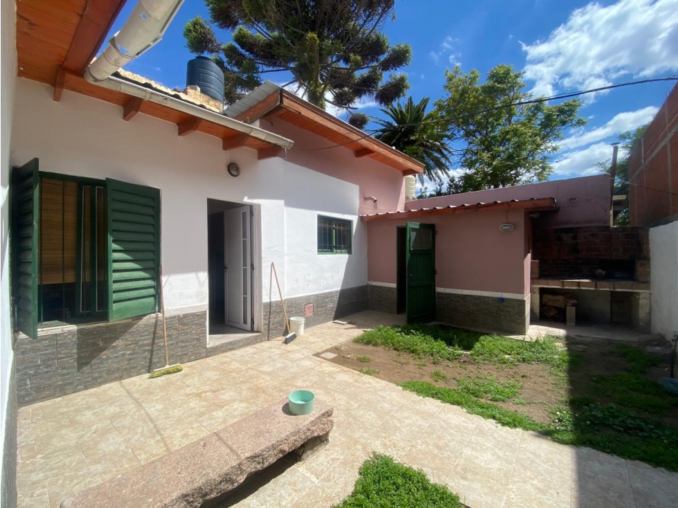 VENTA DE CASA CENTRICA EN CAPILLA DEL MONTE- CÓRDOBA - 1