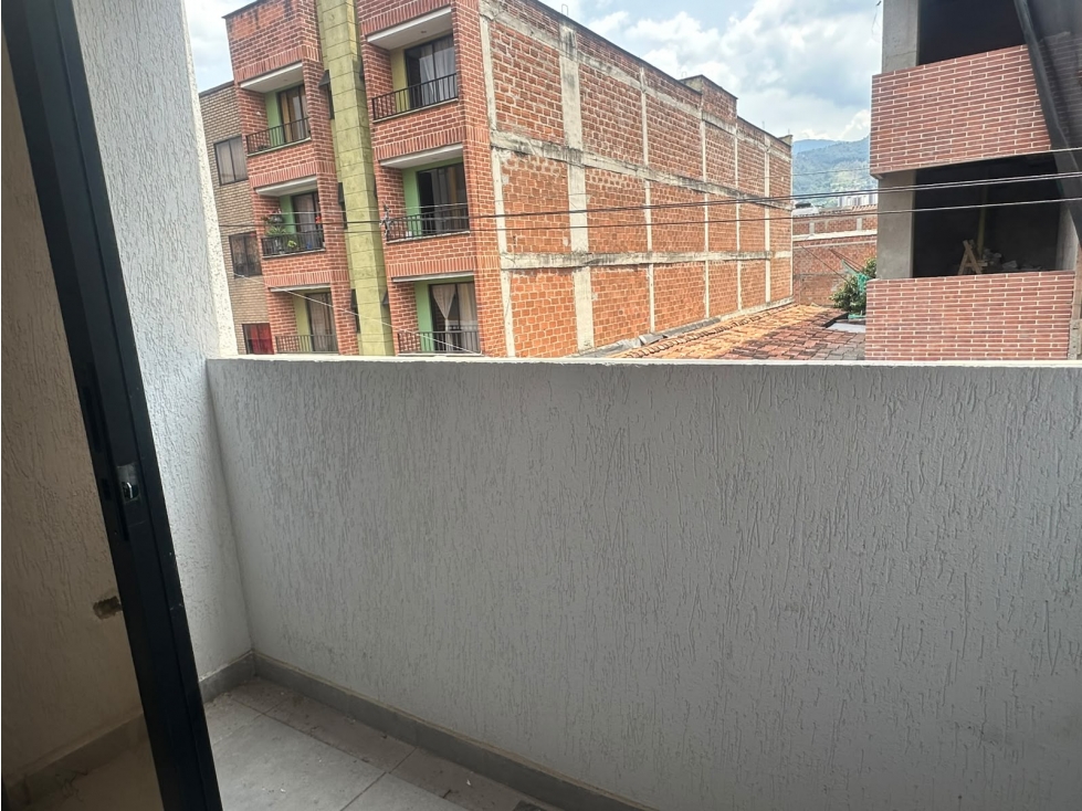 C125 - Venta de Apartamento Sector Asturias Itagüi ( Piso 2) — foto 5