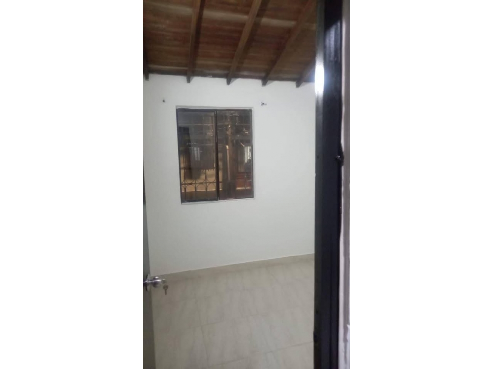 253 - Venta de Casa Unifamiliar en Santa María la Nueva Itagüi — foto 3