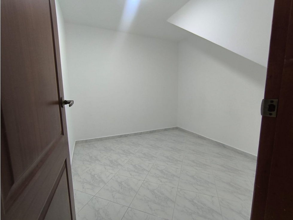 C120 - Venta de Apartamento Duplex en Caldas - 3