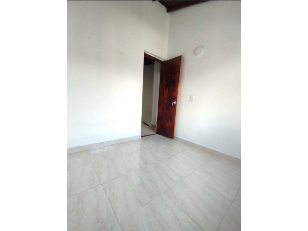 253 - Venta de Casa Unifamiliar en Santa María la Nueva Itagüi — foto 6