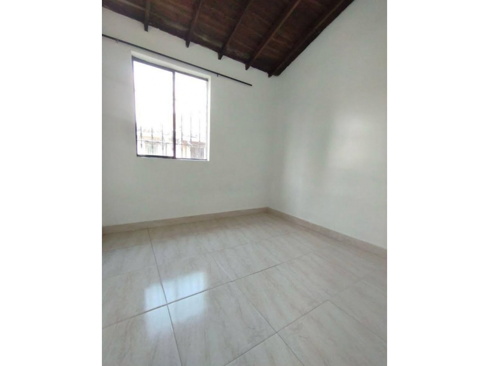 253 - Venta de Casa Unifamiliar en Santa María la Nueva Itagüi — foto 5