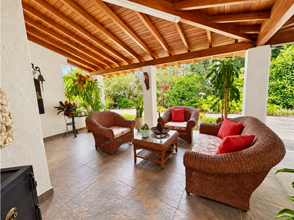 Casa Campestre de Estilo Californiano Rodeada de Naturaleza - 6