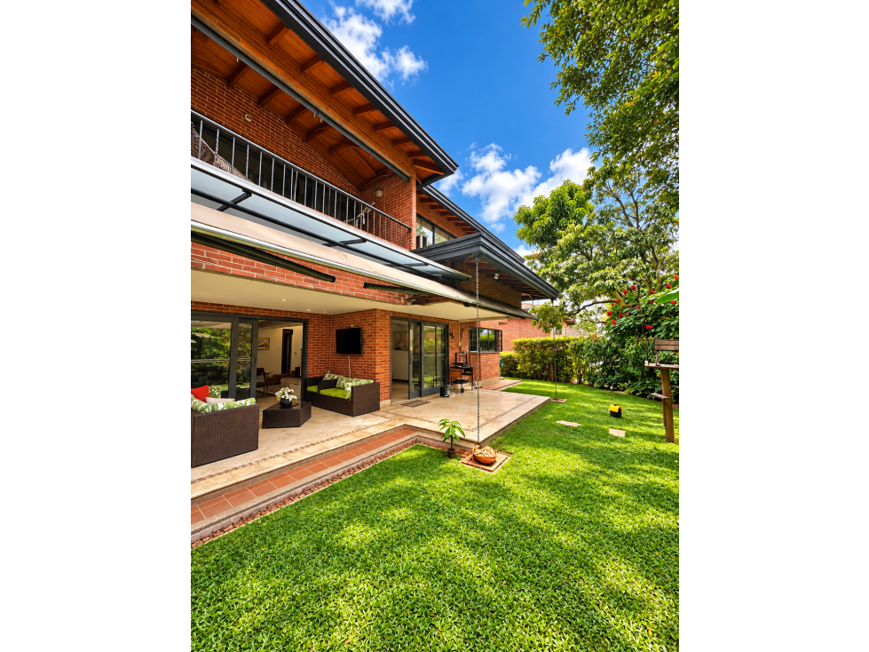 Espectacular casa en sector CES