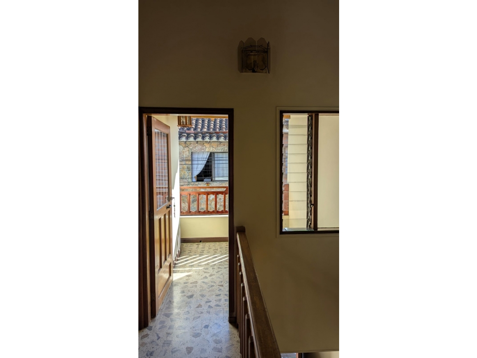 Casa Rionegro en barrio los Lagos
