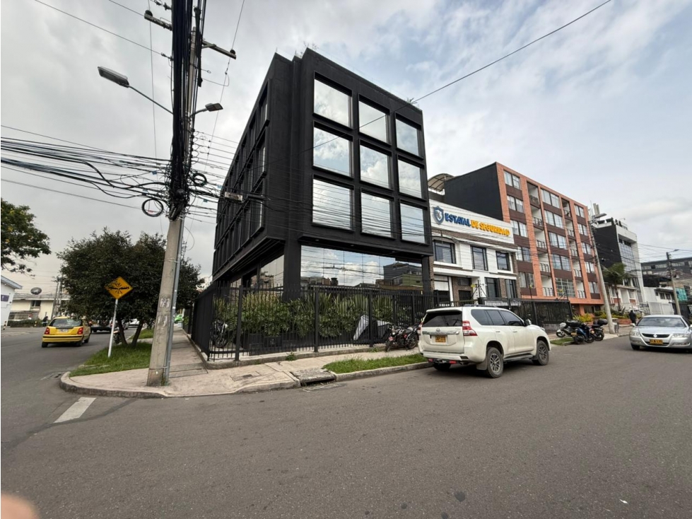 Edificio en arriendo La Castellana Barrios Unidos - 4