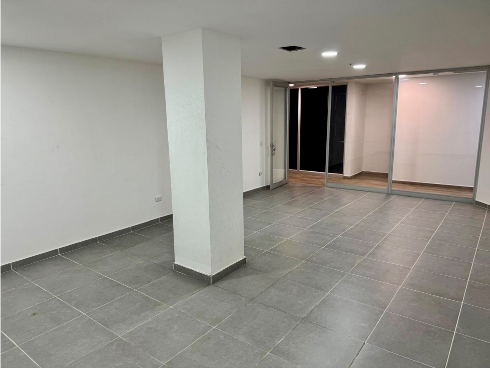 Local Comercial en arriendo Las Brisas - 2