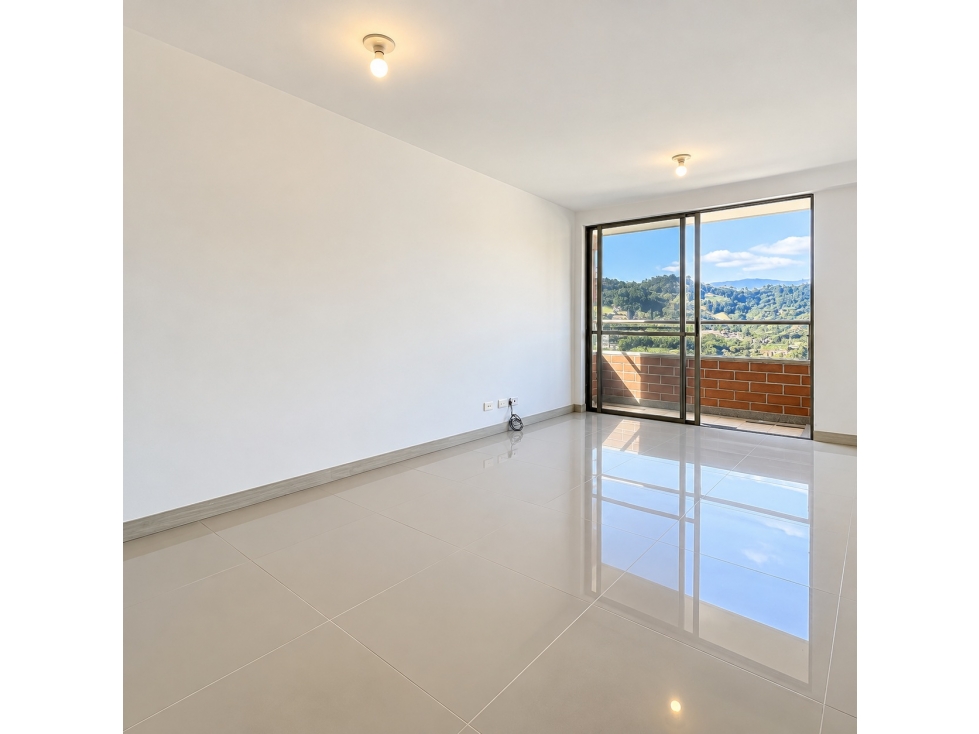 Apartamento en Venta, 72 m², balcón y excelente vista - Sabaneta — foto 3