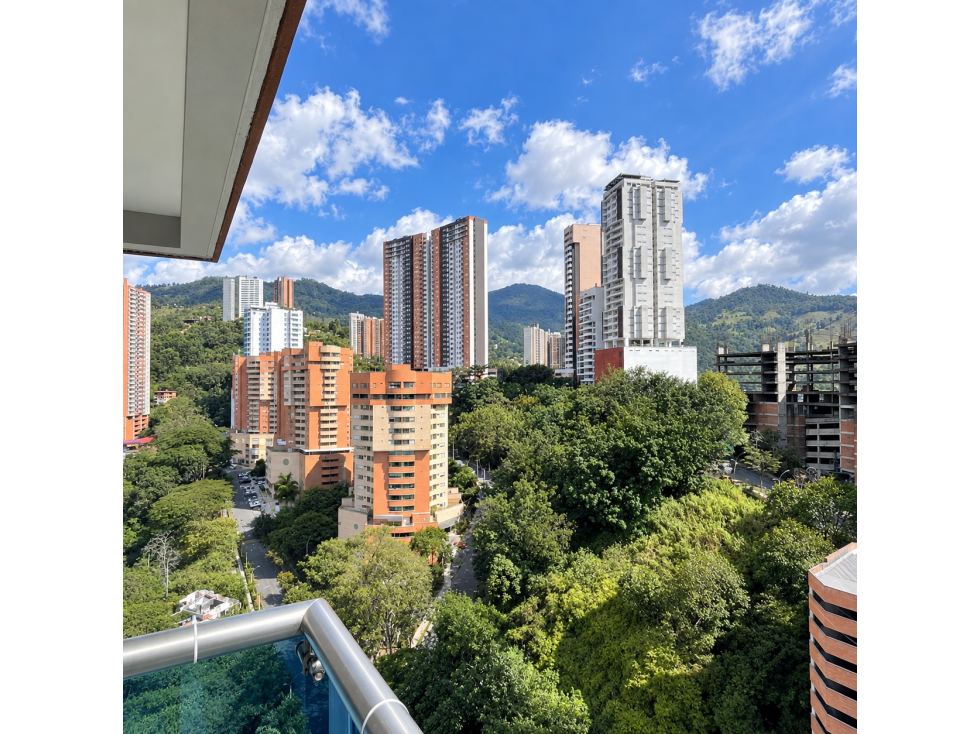 Apartamento en venta con estudio y gran vista, Las Lomitas, Sabaneta