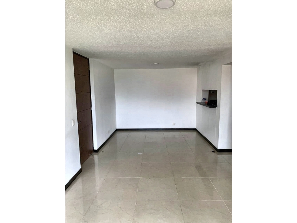 Venta de Apartamento de 91 m² en Loma de Los Bernal, Medellin — foto 4