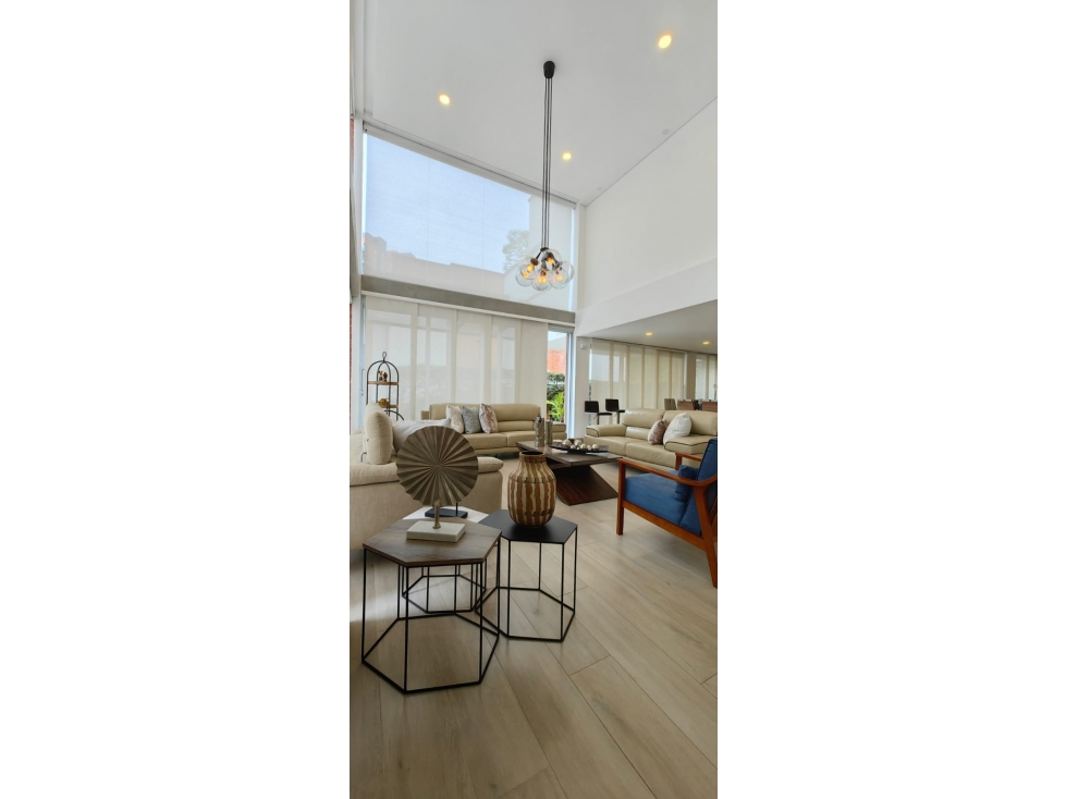VENTA EXCLUSIVA CASA DE LUJO SABANETA — foto 2