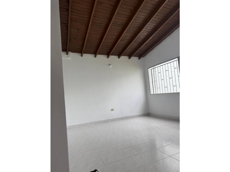 Venta de Casa/Lote cerca al Metro de la 80.