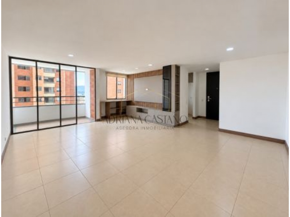 Venta de apartamento en sector San Diego, parcialmente remodelado — foto 4