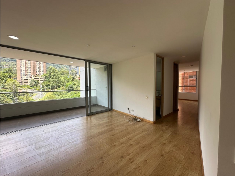 Venta de apartamento en la loma de las brujas, vista verde — foto 3